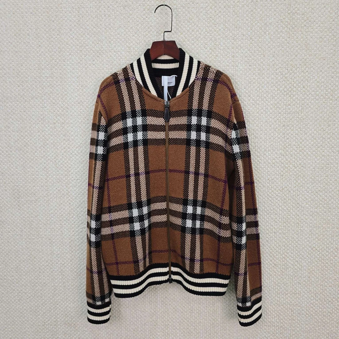99新 BURBERRY/博柏利 羊毛针织外套棒球衫 xs码 YS001532