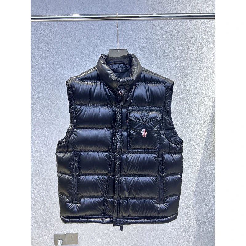 全新未使用Moncler盟可睐 Nantu 户外系列宽松羽马甲 1A00021