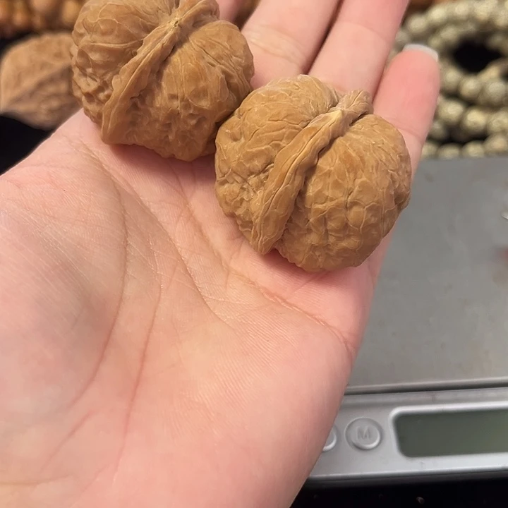 H***把件文玩核桃38左右瑕疵蛤蟆头，朋友福利