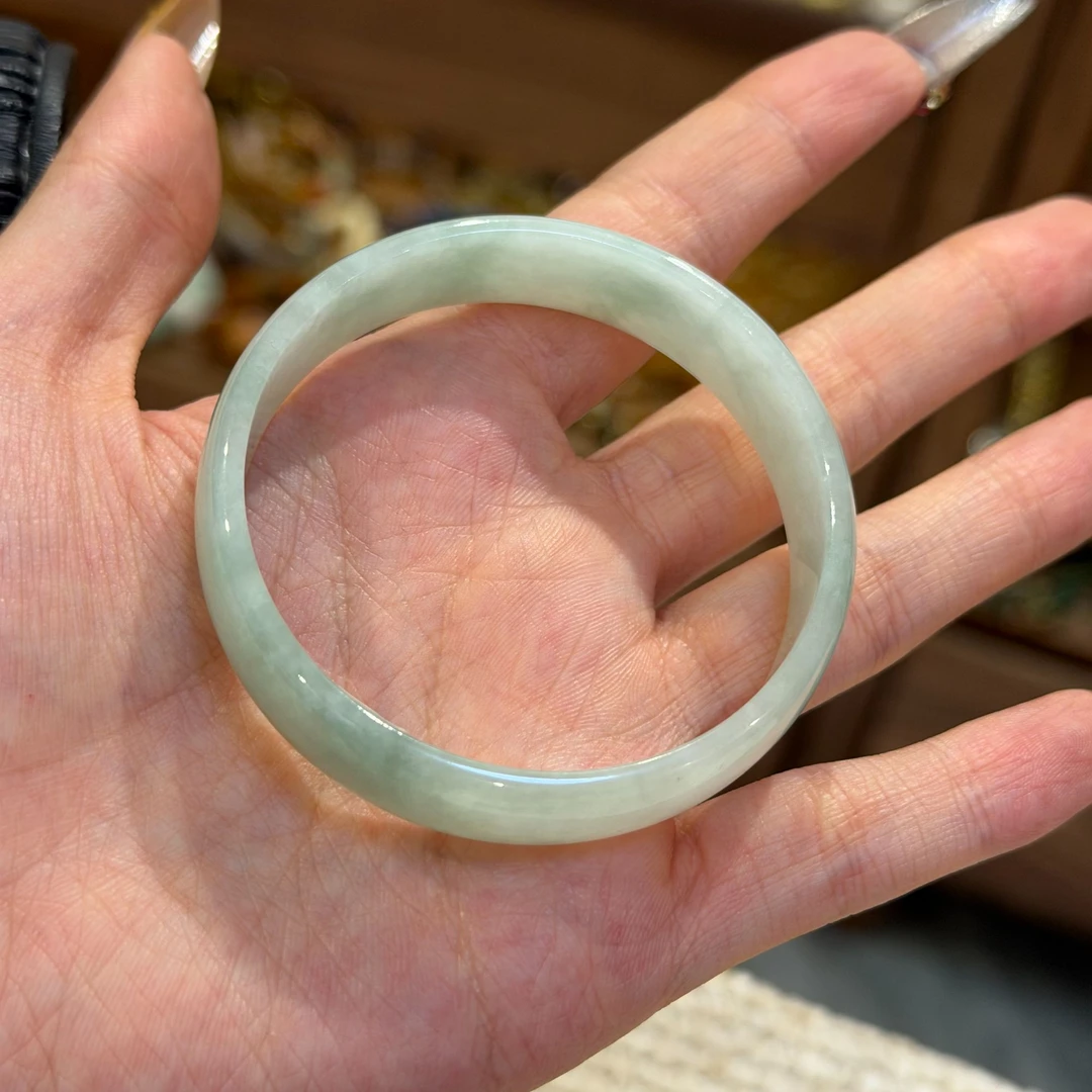 A料天然翡翠手镯