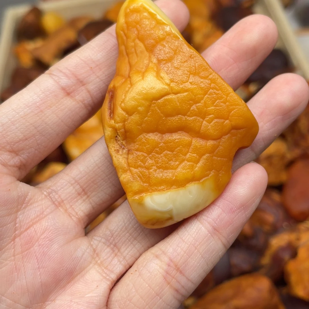 琥珀珠宝奇石未镶嵌
