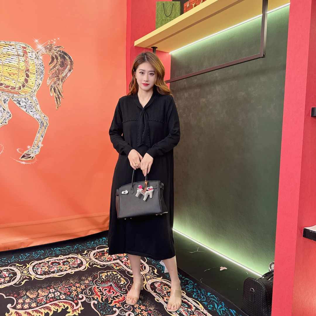 183多金大码气质减龄长款A字裙子秋冬季女装设计感连衣裙女