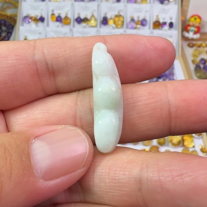 翡翠未镶嵌颈饰吊坠