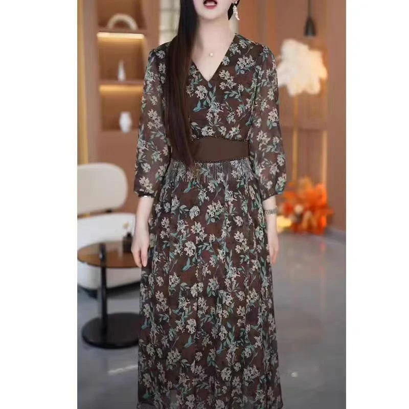 今年流行爆款气质连衣裙子女春夏2025新款八分袖雪纺碎花收腰中长