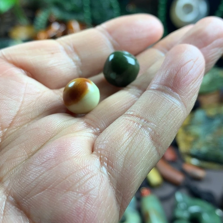 岫岩河磨玉（透闪石质玉）吊坠未镶嵌?****?