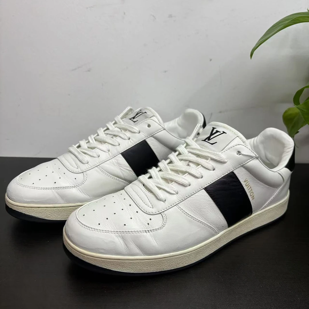 95新 LouisVuitton/路易威登 42欧码黑白lv板鞋百搭时尚