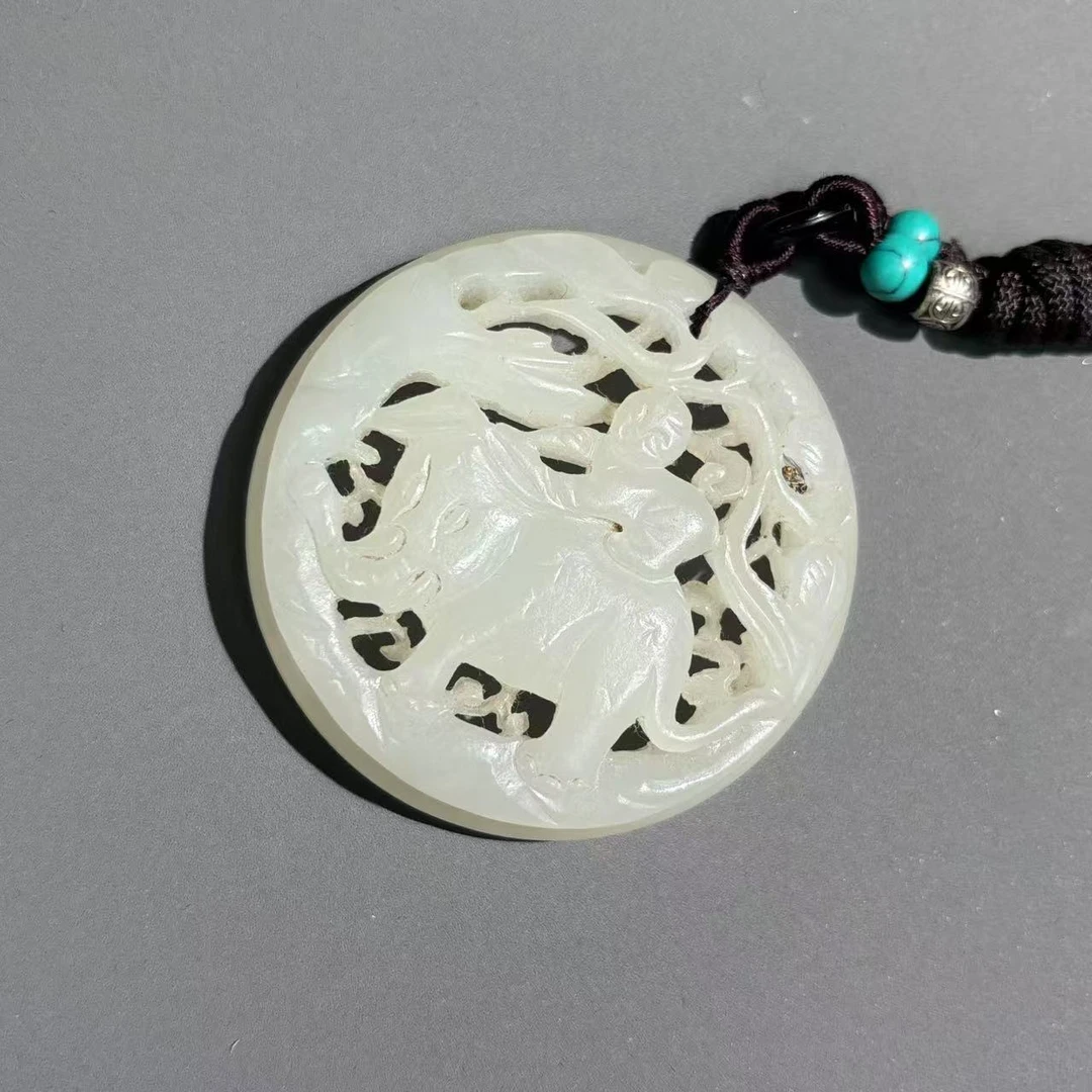 清代和田玉镂空挂佩