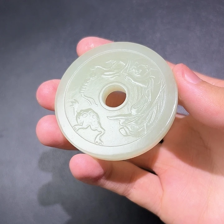 和田玉未镶嵌挂件山**遥