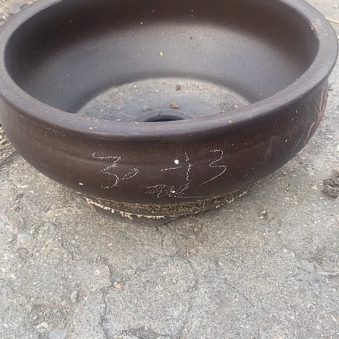 中国宜兴紫砂花盆，