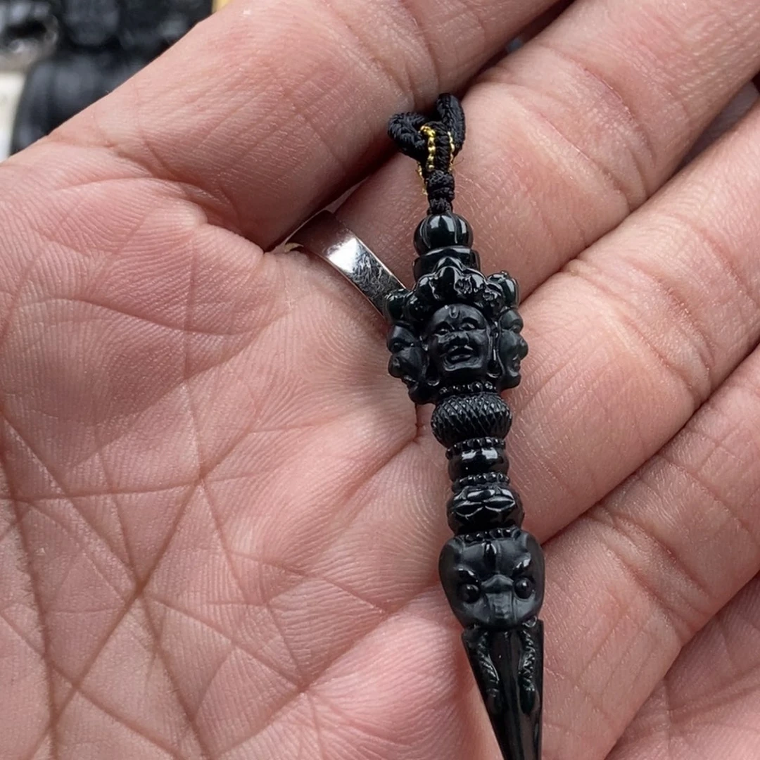 颈饰未镶嵌翡翠降魔杵