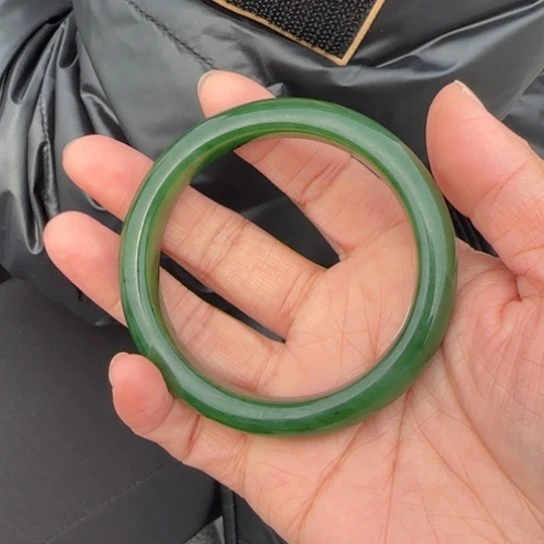 和田玉手镯未镶嵌俄罗斯7矿卡58正圈冰辣阳绿红皮老料