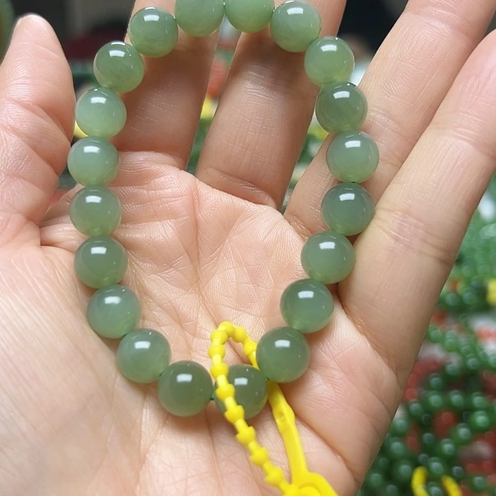 和田玉（碧玉）未镶嵌手链