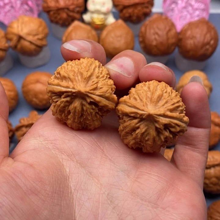 文玩核桃把件小狮子头