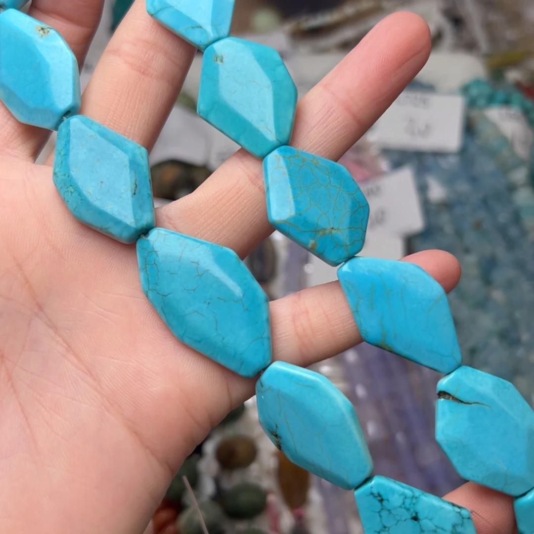 玛瑙/玉髓合金珠宝半成品L726。浅蓝随形片片一条