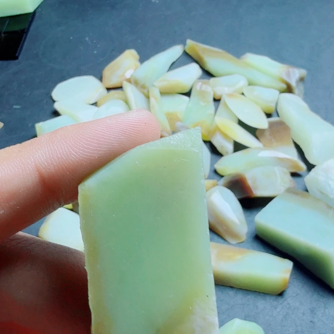 风****和田玉（糖玉）未镶嵌挂件