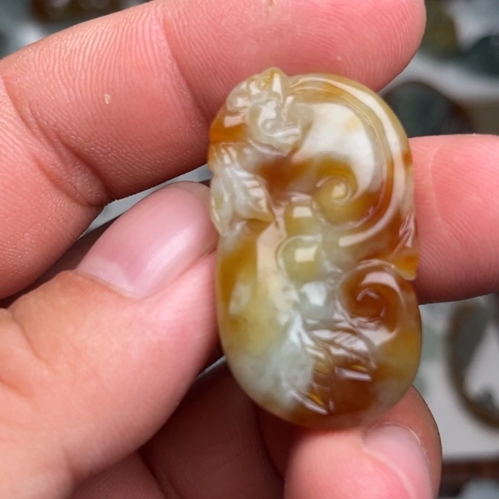 颈饰未镶嵌翡翠如意