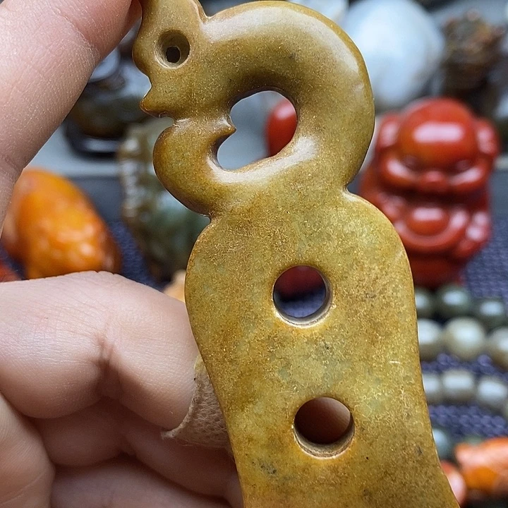 未镶嵌蛇纹石玉颈饰