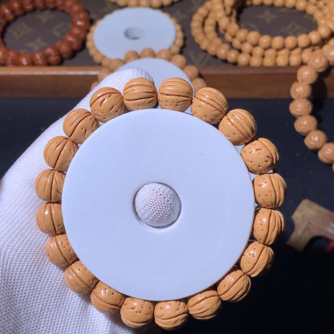 【闪购商品】桃核手串黄桃二号