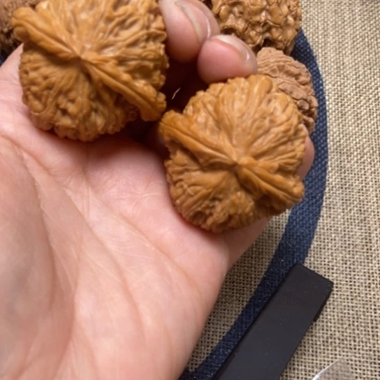 吊坠文玩核桃球白