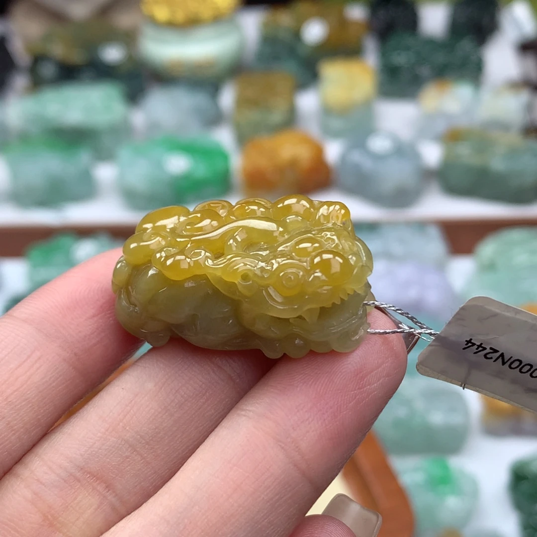 翡翠未镶嵌颈饰翡翠貔貅23