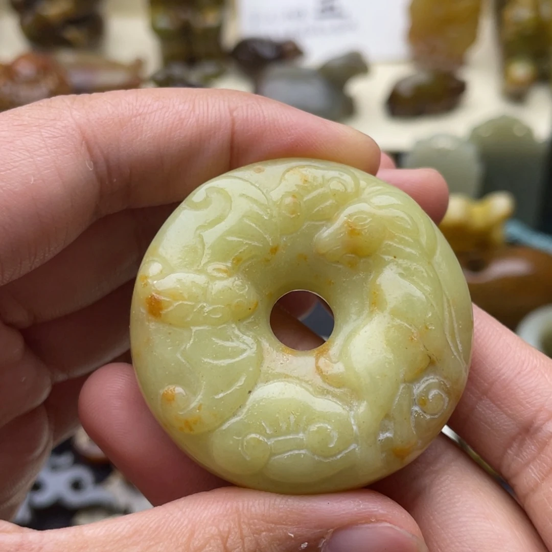 未镶嵌蛇纹石玉颈饰