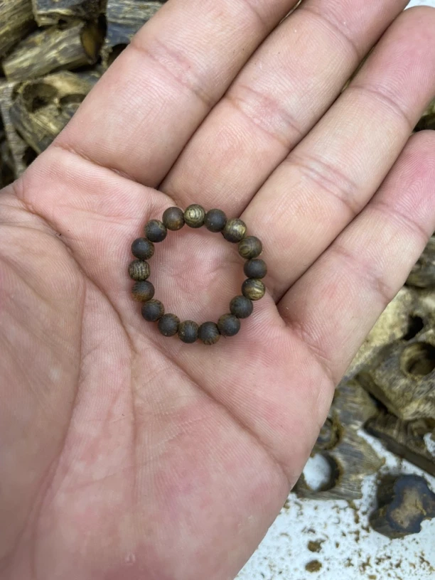 沉香(福利款)棋楠戒指1个