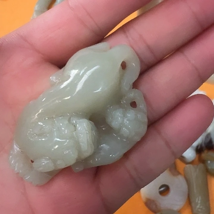 和田玉未镶嵌挂件