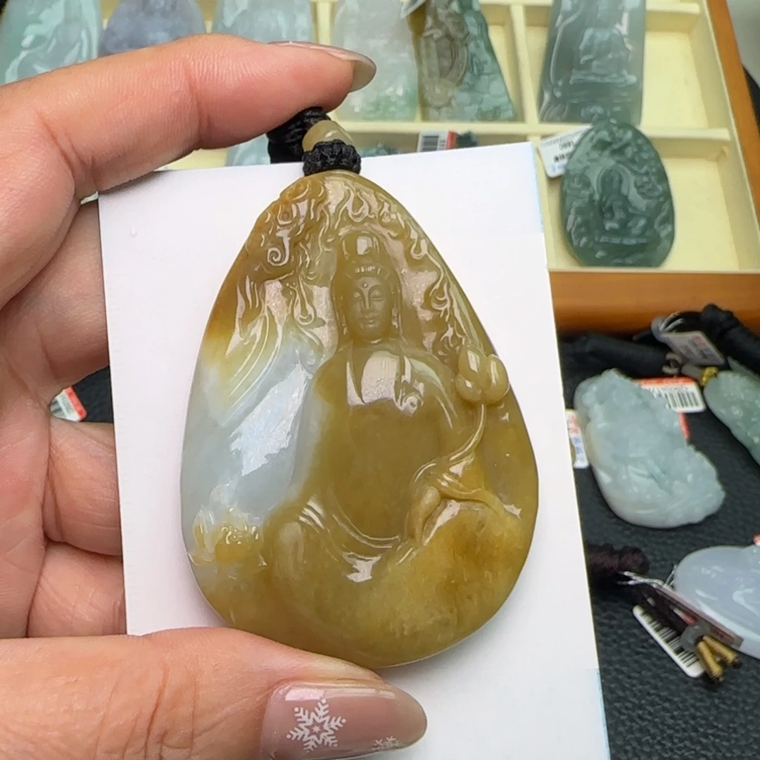 A****翡翠未镶嵌颈饰