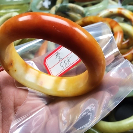 蛇纹石玉手镯未镶嵌莹