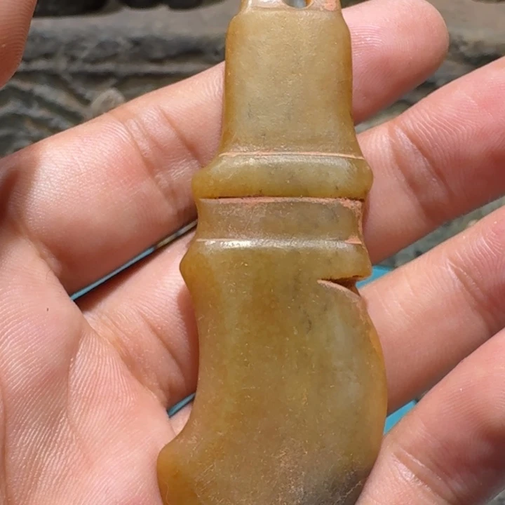 依***古和田玉（糖玉）未镶嵌挂件