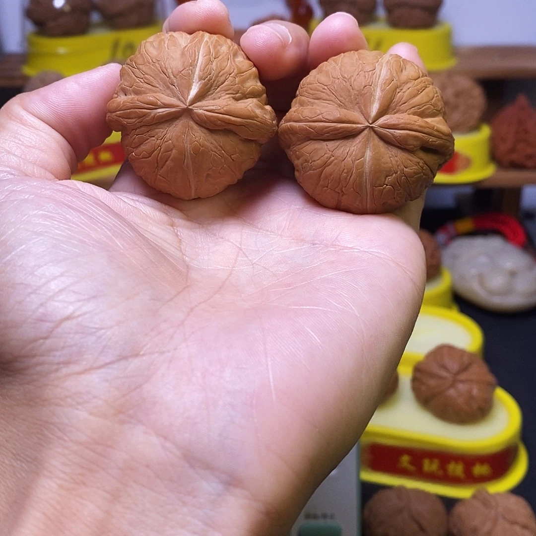 文玩核桃把件全品球宝
