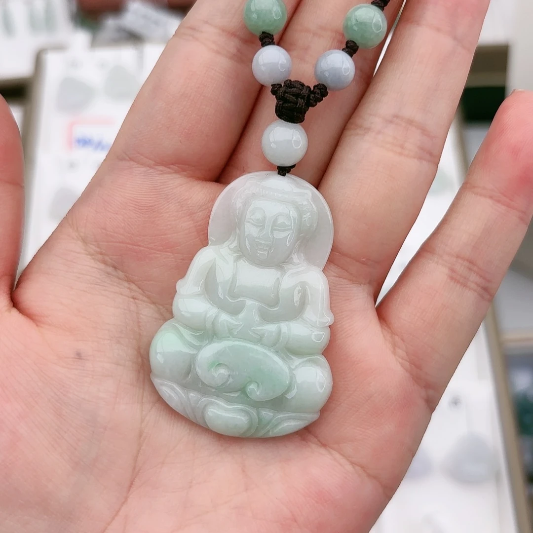 翡翠颈饰未镶嵌清*嗲观音