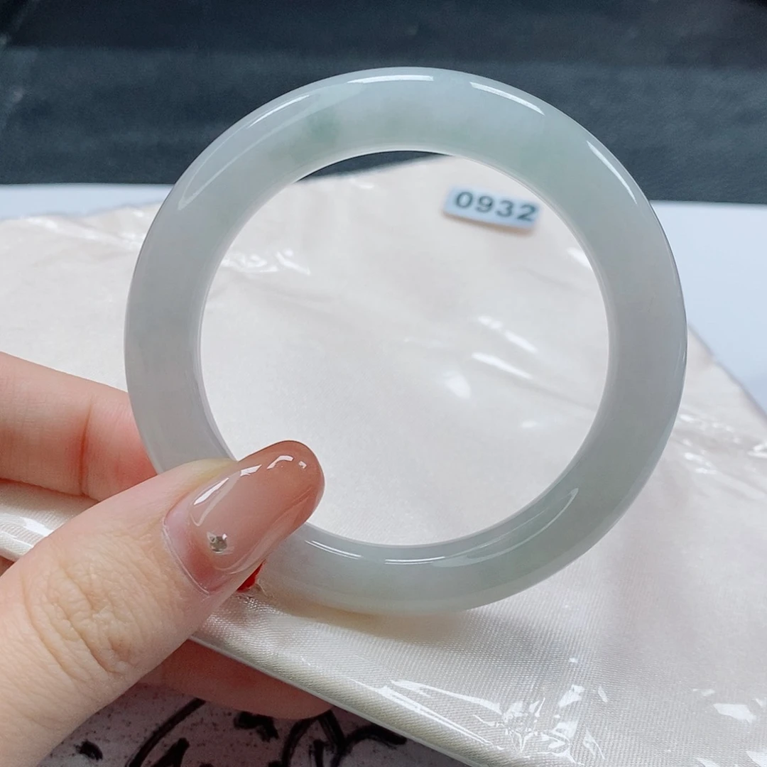 【闪购商品】未镶嵌手镯（圆镯）翡翠412号