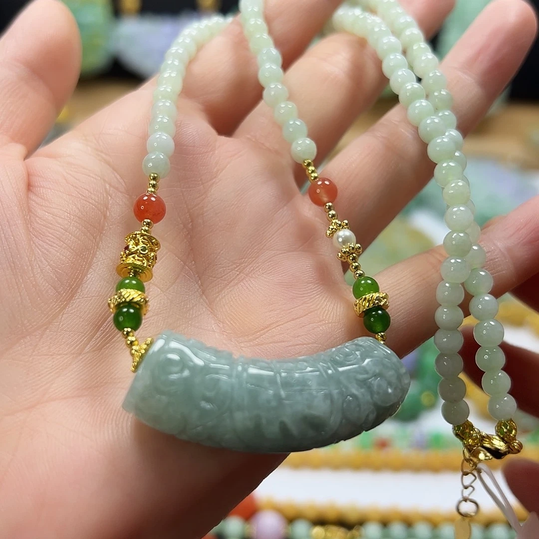 翡翠未镶嵌颈饰吊坠