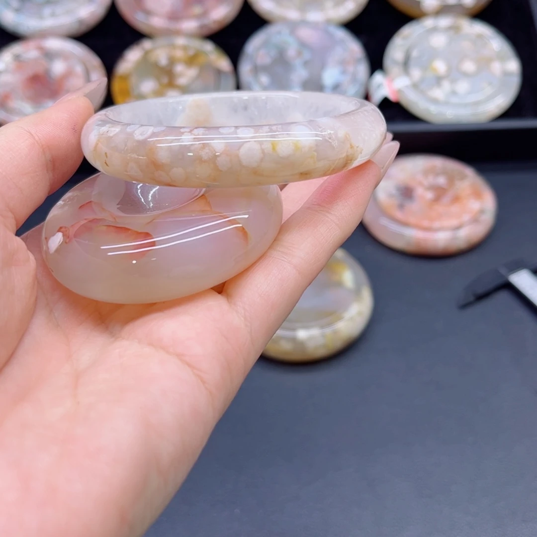 玛瑙/玉髓手镯未镶嵌59