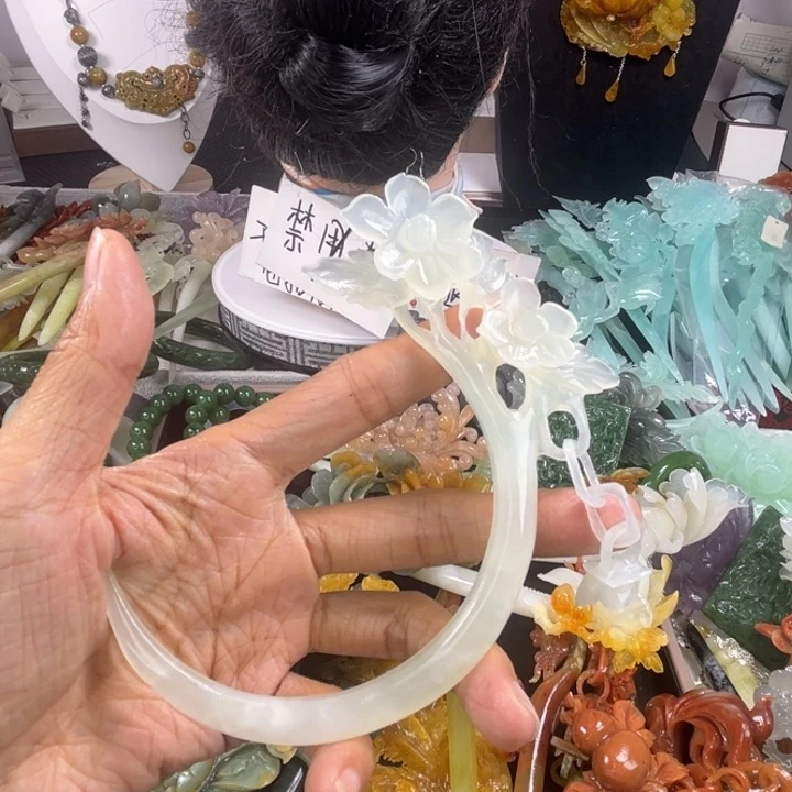 未镶嵌岫玉发饰瑕疵放漏