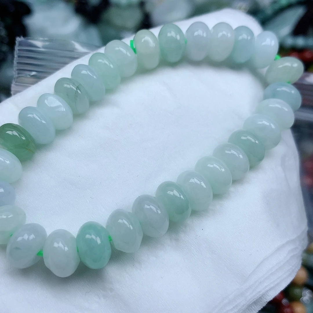 翡翠颈饰未镶嵌手串