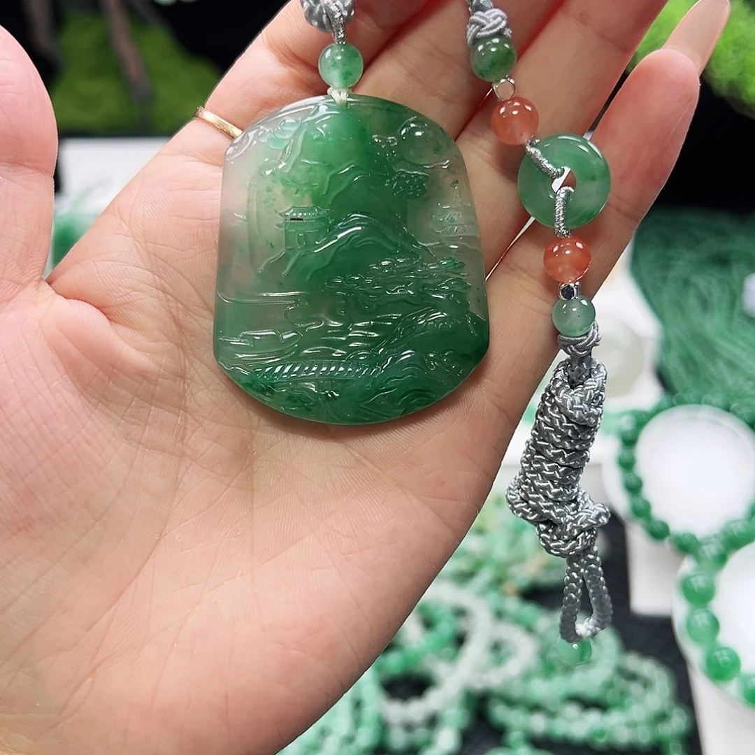 石英质玉（非洲翠）未镶嵌颈饰