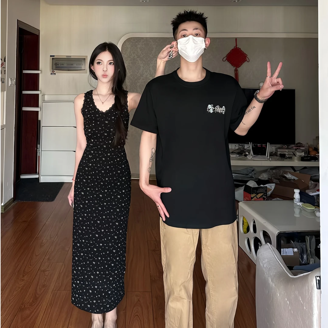 情侣装夏季小众设计感收腰显瘦碎花女连衣裙男短袖T恤一裙一衣