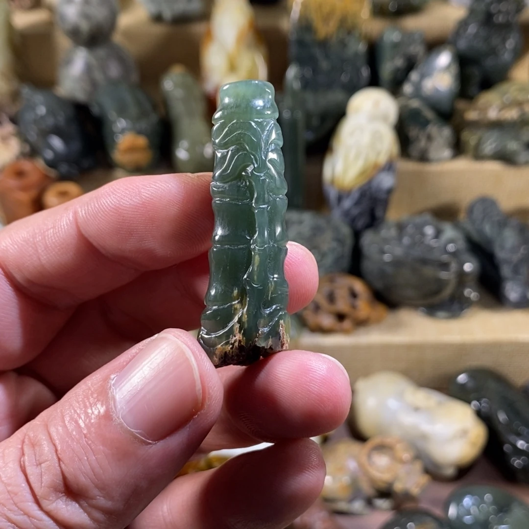 未镶嵌透闪石质玉挂件