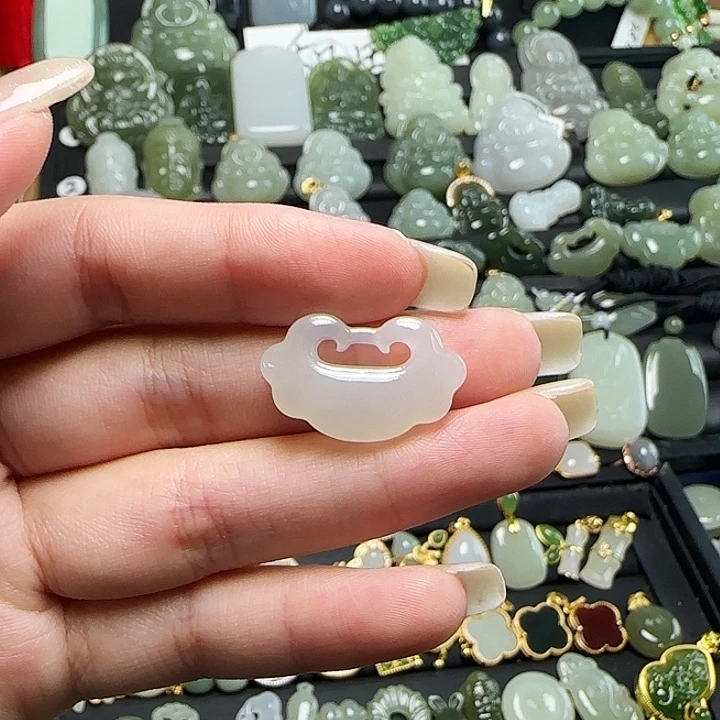 颈饰未镶嵌和田玉