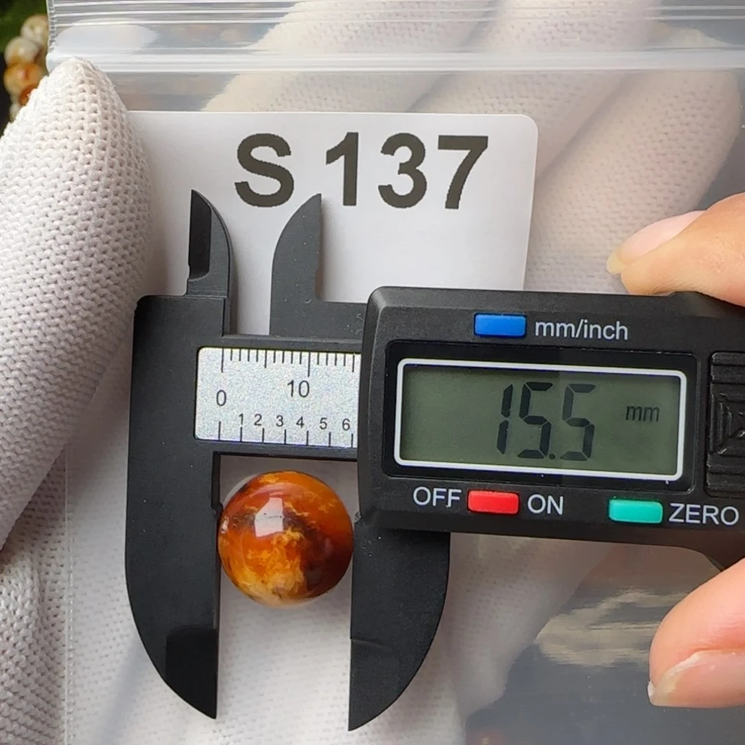 琥珀裸石未镶嵌微