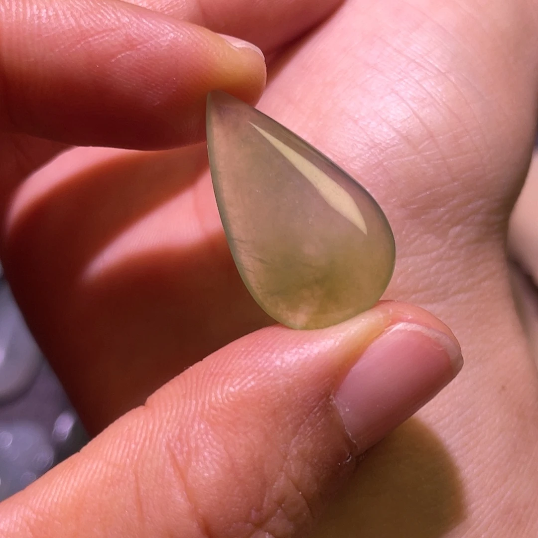 定制翡翠未镶嵌水滴