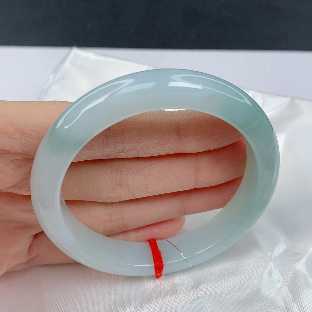 翡翠手镯未镶嵌58正圈胶润细腻