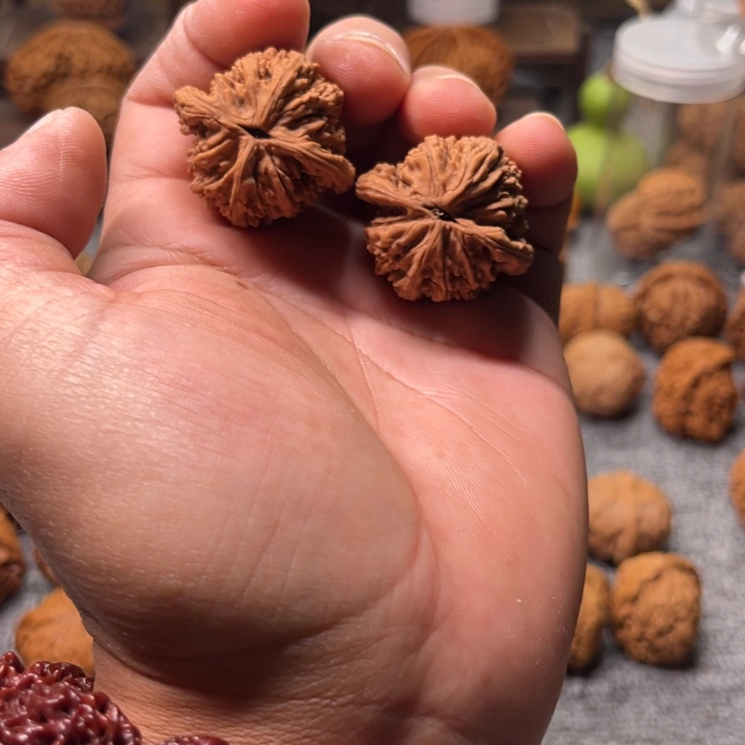 把件文玩核桃虎头手捻微瑕