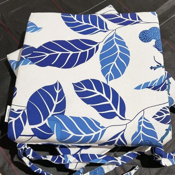 42×42×5帆布棉蓝色叶子方形坐垫 发1对 有绑带