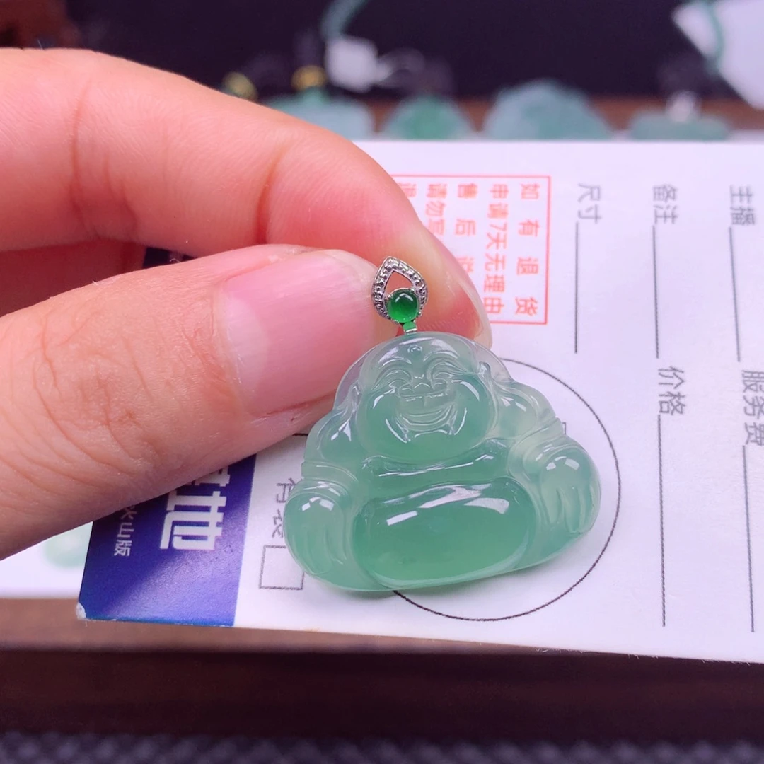 颈饰18K金镶嵌翡翠翡翠