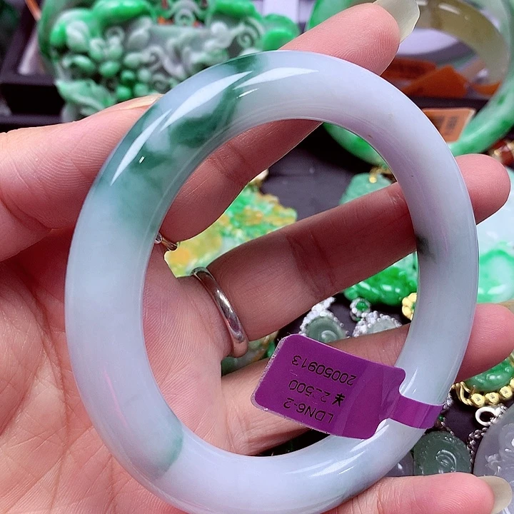 未镶嵌手镯翡翠翡翠
