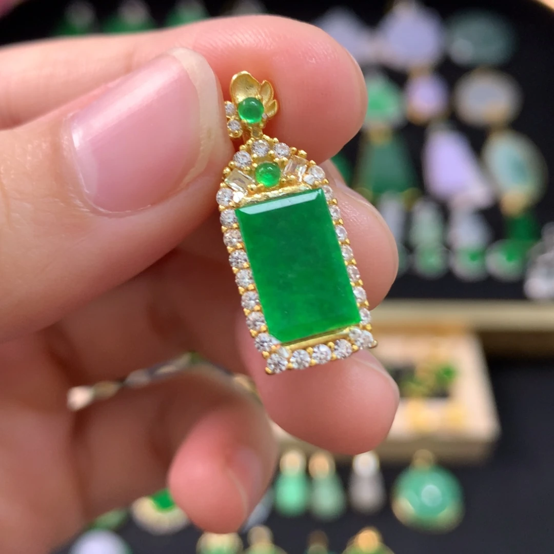 翡翠未镶嵌颈饰缺料不介意拍