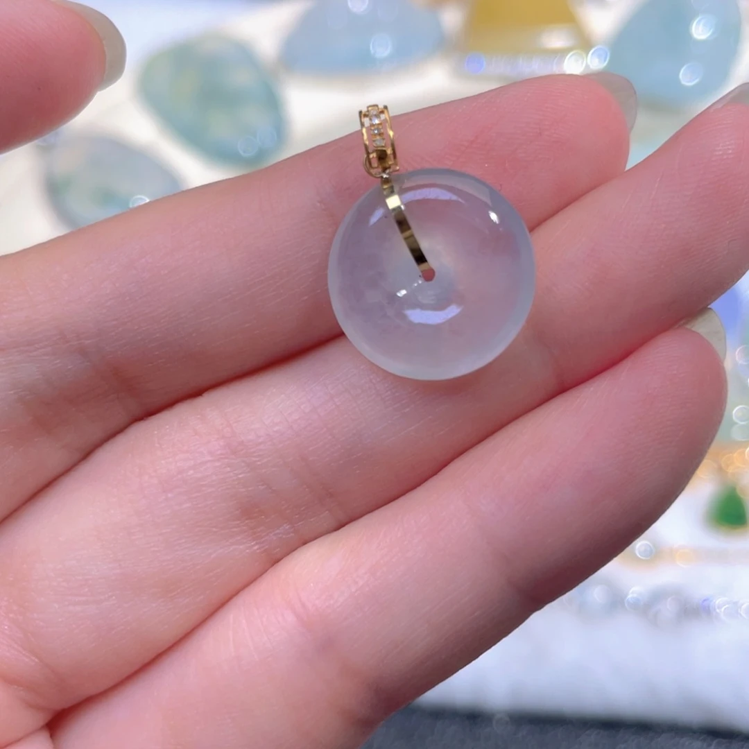 翡翠18K金镶嵌颈饰翡翠